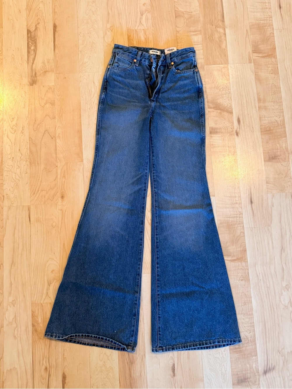 Women’s Wrangler High Rise Flare Jeans Size 24